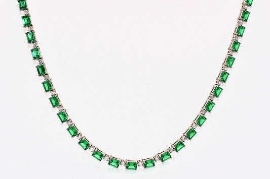 Emerald (Green) and Round Necklace